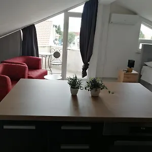 https://milka-zadar.hotelinzadar.com
